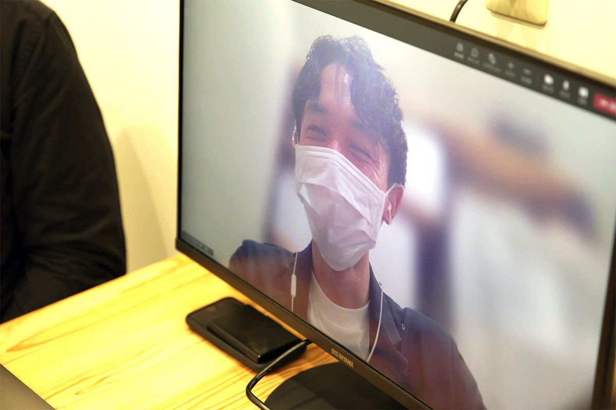 地元密着で北海道内の移住体験住宅をサポートする企画開発・北崎さん。リモートで参加してくれた