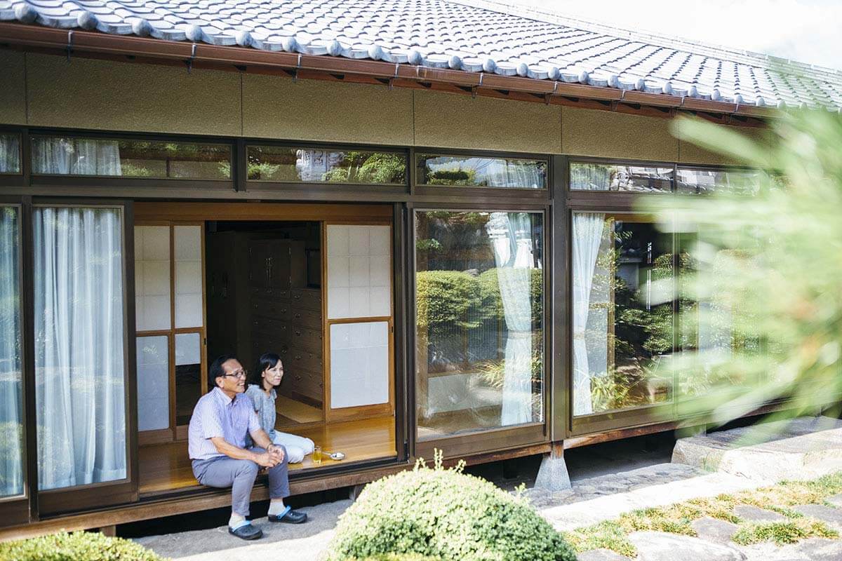 ゲストと積極的にコミュニケーションを図るSakamotoさんとそれを夫婦