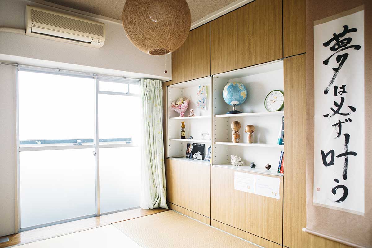 クリーンで明るい印象の和室が2部屋あるリスティング