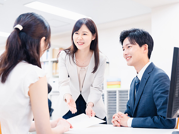 法的届出と許認可の手続き