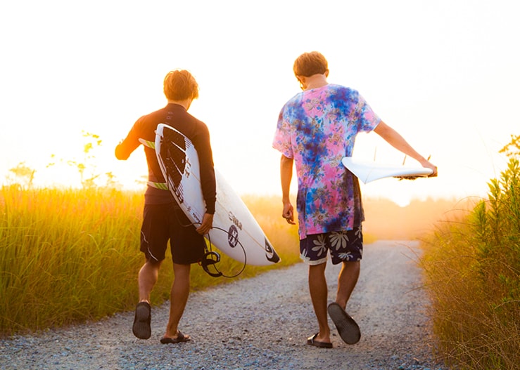 有名サーフポイントまで徒歩圏内。海の目の前に住んでいるローカル気分でステイ。