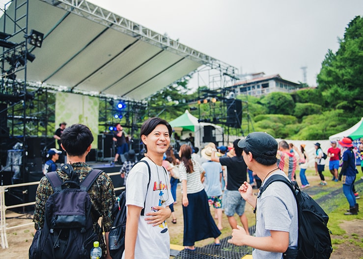 音楽フェスの余韻を盛り上げる　1000万ドルの夜景を望む絶景ステイ。