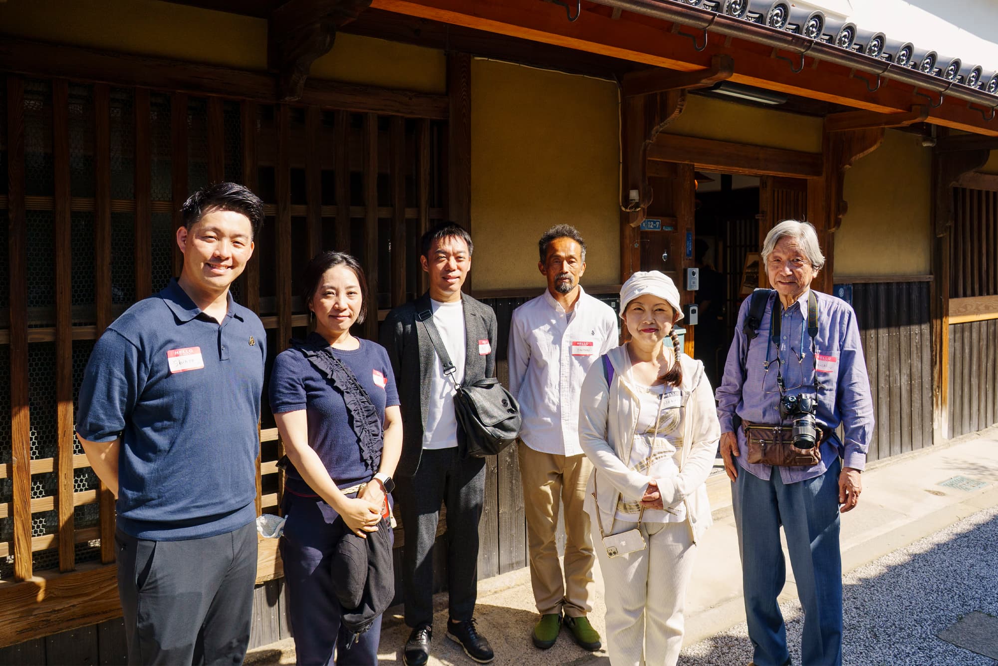 古いまちなみ、飾らない⽇常 ⾙塚の持ち味を⽣かすホスティングを探る