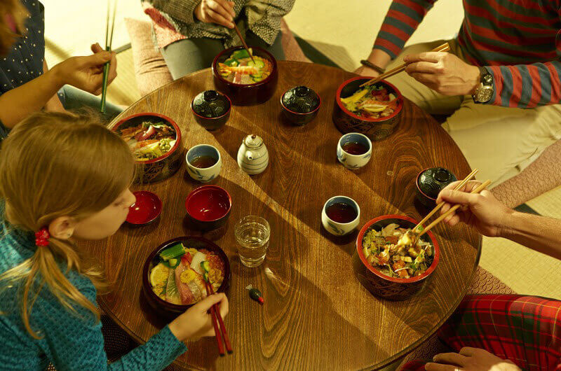 まるでそこに暮らしているようなローカル体験。