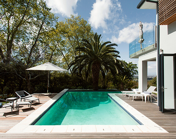 仲間と刻もう、最高の瞬間「友達旅」