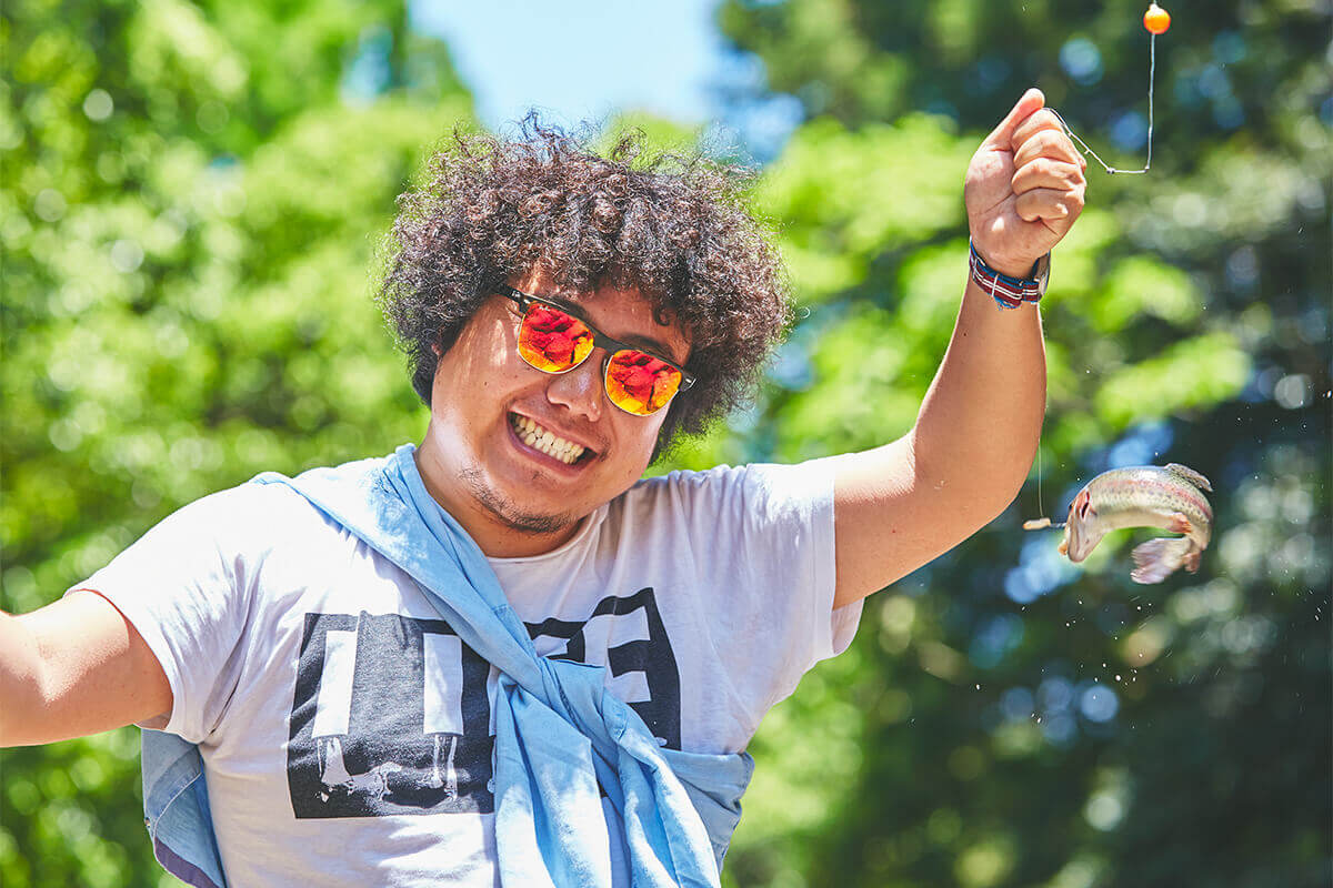渓流釣りで夕食の食材を自ら獲る!