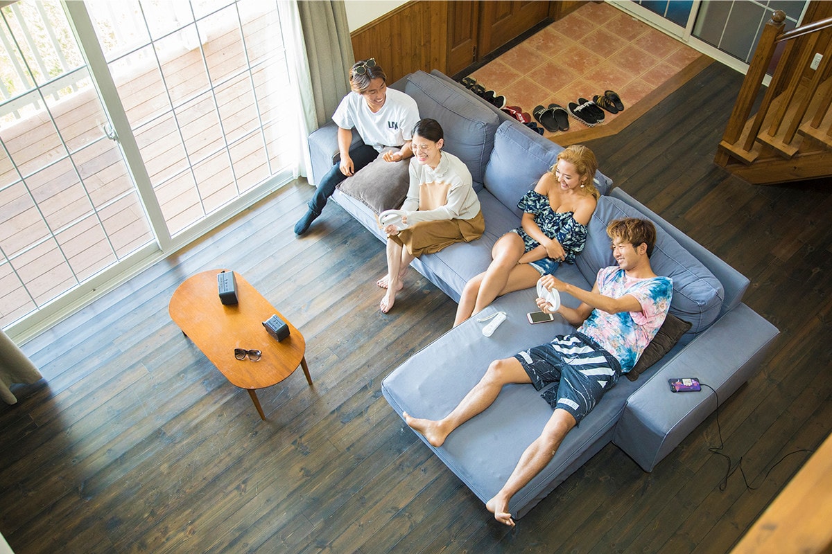 「なに、この開放感? エアビー、もっと早く使ってればよかった!」と4人は大盛り上がり。