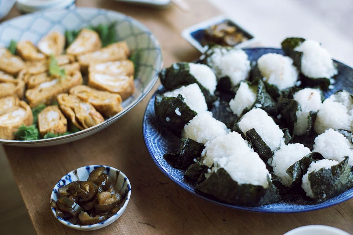 古民家というシチュエーションが日本らしい朝ごはんのおいしさをアップさせてくれる。