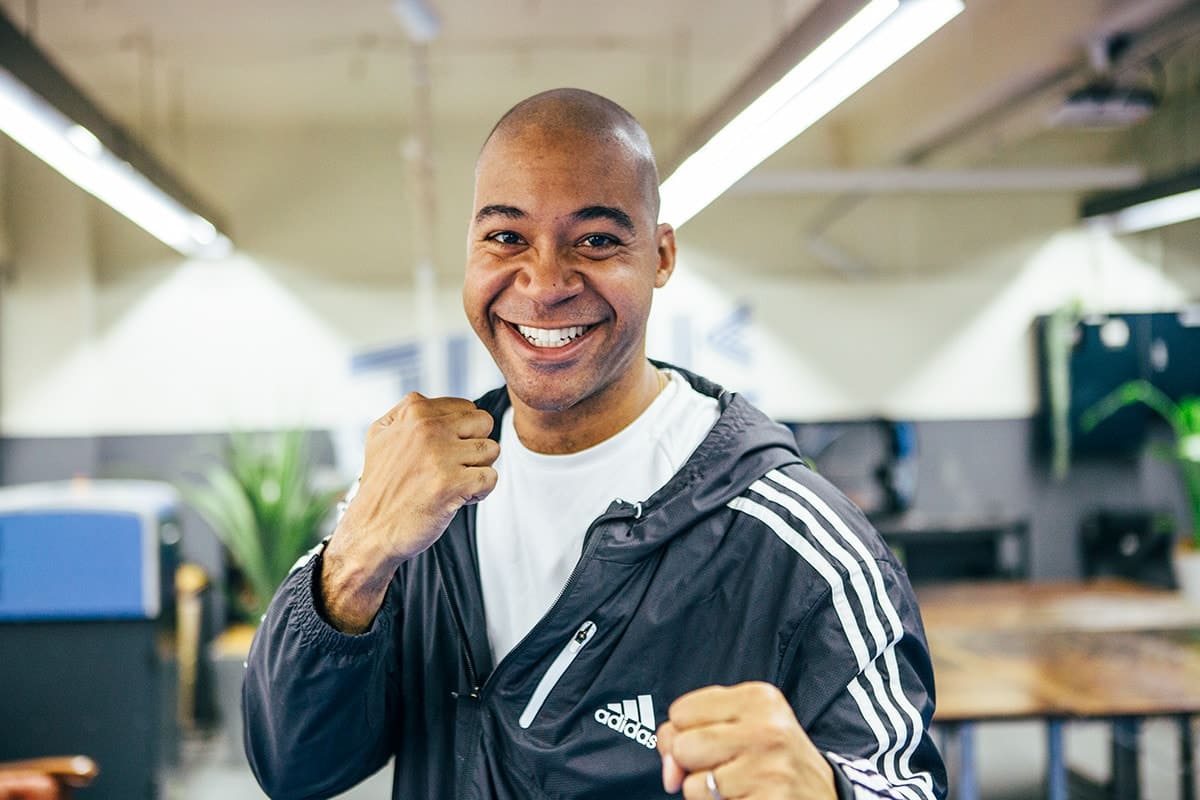 アクション俳優、スタントマンでもあるチャックさん。