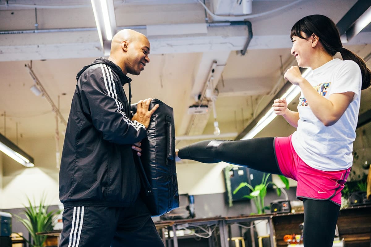 休憩をはさんだら、次はキックの練習。