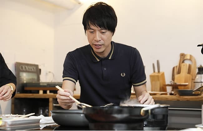 実演中のコウさん